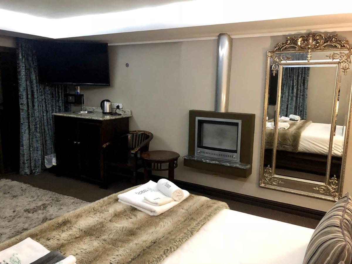 Kosmos Lodge Hartbeespoort Extérieur photo