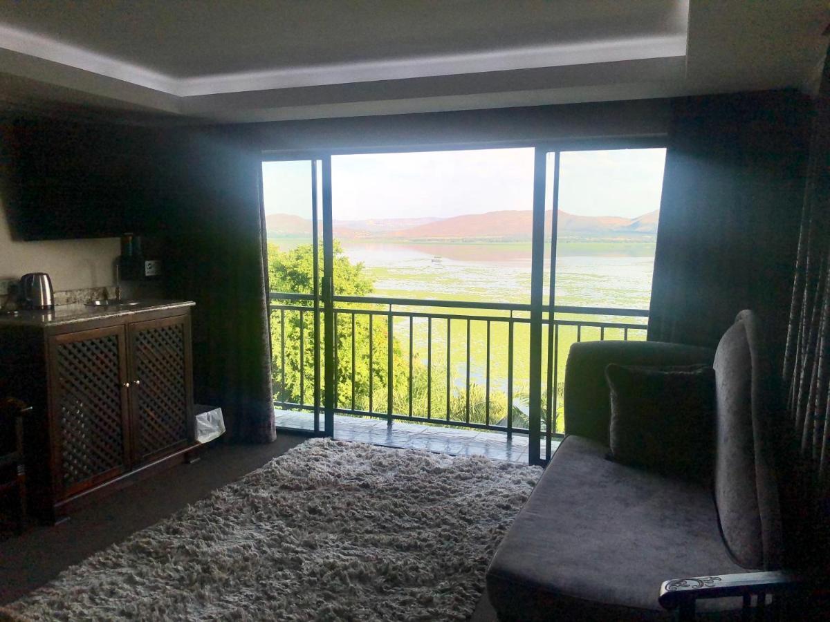 Kosmos Lodge Hartbeespoort Extérieur photo