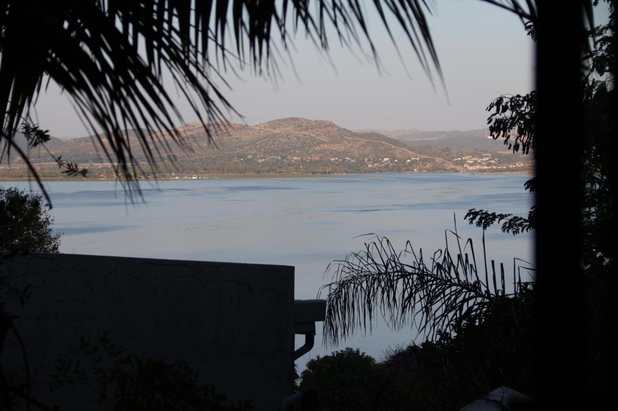 Kosmos Lodge Hartbeespoort Extérieur photo